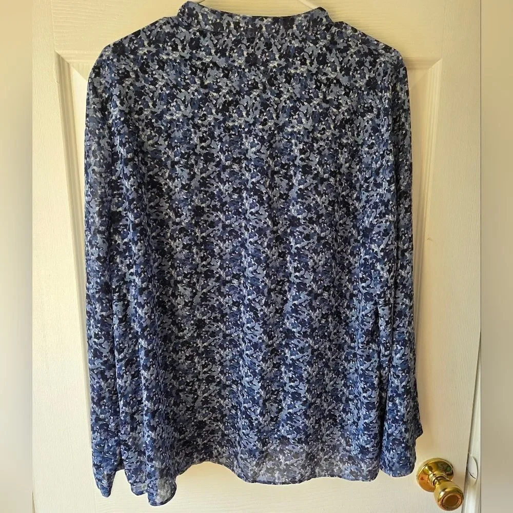 Michael Kors Floral Blouse XL Blue Button Up Long Sleeves Gold Buttons